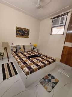 CITY VIEW Private 1BHK Flat in South Delhi - 3