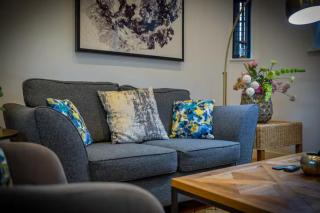 New Build Duplex Minutes From City Centre - Pass the Keys - 6