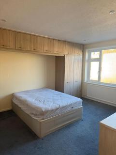 4 Bedroom House available for room letting - 5