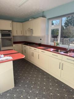 4 Bedroom House available for room letting - 1