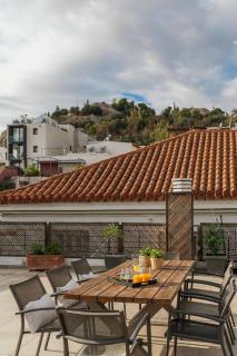 Favorite Athenian Rooftop & Apts - 1