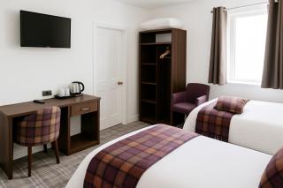 Lochmaddy Hotel - 4