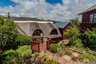 Stunning Glencairn home close to beach - 3