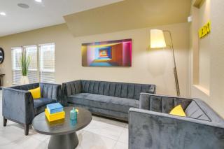 5 Mi to Houston Rodeo! Home with Pool Table and Yard - 7