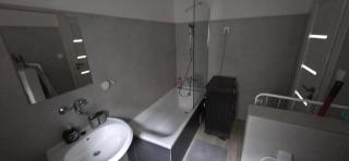 Apártmany v centre - vlastná izba so spoločnou kuchyňou a kúpeľnou môže byť zdieľaná 2 inými izbami - 3