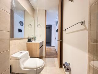 Apartaestudio Moderno en Edificio TEIK, Centro Internacional Bogotá, WiFi y Ubicación Premium - 2