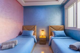 Sunny Comfortable 2-Bedroom apartment, Self Check-in, High-Speed Fiber Wi-Fi & Private Parking - 1