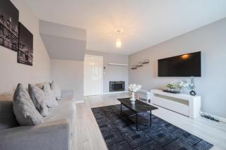 Wolverhampton family house with garden & parking - 1