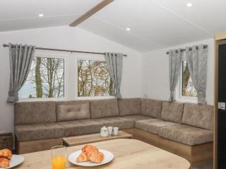 6 Manor Park - 3 Bedroom - Sea views nearby - 4