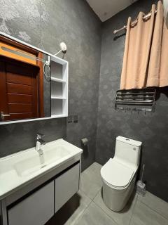 Kingsbridge Royale Apartments - 3