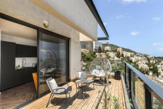 Stunning Sea-View Penthouse with Private Terrace By Lime Luxe - 8