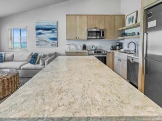 Leeward II 9 l Beachfront Corner Condo l Views of the Water l Sunset Views - 3