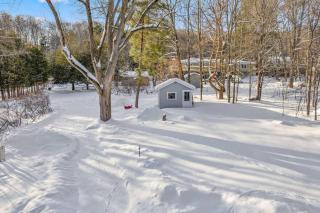 Charming 2BR Pet-Friendly Walk to Downtown - 4