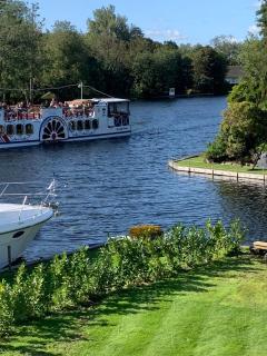 Rendezvous - stunning corner plot on the main river in Wroxham - 8