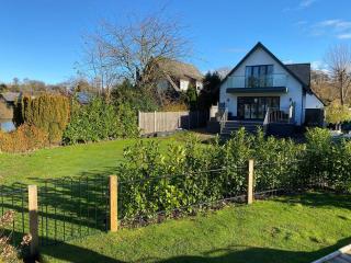 Rendezvous - stunning corner plot on the main river in Wroxham - 5