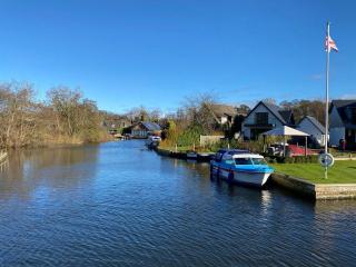 Rendezvous - stunning corner plot on the main river in Wroxham - 4