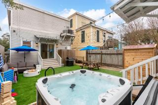 Group Getaway Foosball Hot Tub & Coastal Site - 7
