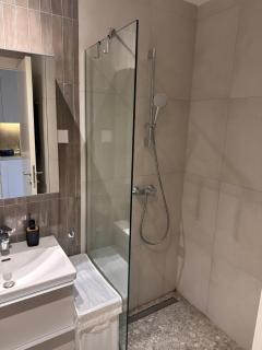 BW SOLE luxury apartment with a view of the tower and the river & free parking - 6