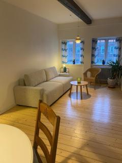 Apartment in family-owned, historic Manor - 0