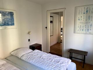 Apartment in family-owned, historic Manor - 4