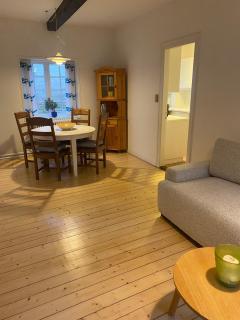 Apartment in family-owned, historic Manor - 3