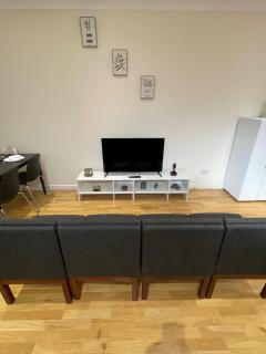 Stylish 10-Min Wembley Stadium Apartment - 5