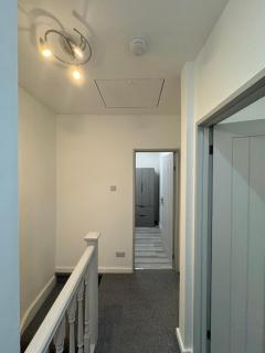 Amanah Properties - Contractors 4 Bed in Wembley with Parking - 6