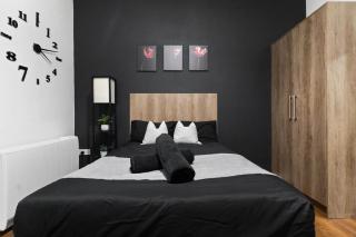 Warm Central Studio - 6 - 8