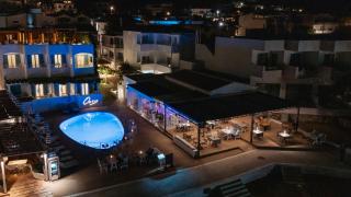 Oasis Beach Hotel - 8