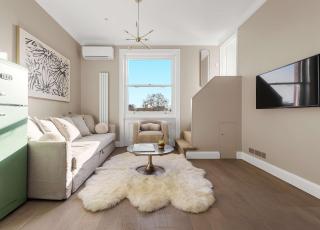 Luxury 1-Bedroom Hideaway in Chelsea - 0