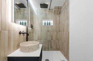 Luxury 1-Bedroom Hideaway in Chelsea - 3