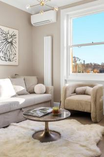 Luxury 1-Bedroom Hideaway in Chelsea - 2