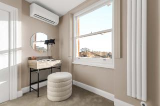 Luxury 1-Bedroom Hideaway in Chelsea - 1