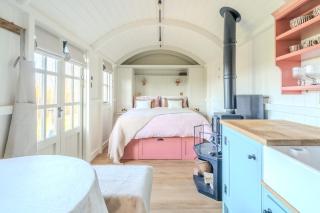 Red Robin Retreat - 0