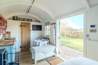 Red Robin Retreat - 3