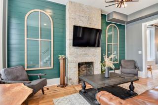 Milwaukee Group Stay 4BR | Self Check-In - 0