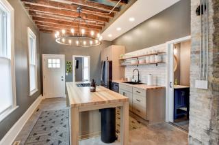 Large Milwaukee Home • 4BR • Fast WiFi - 6