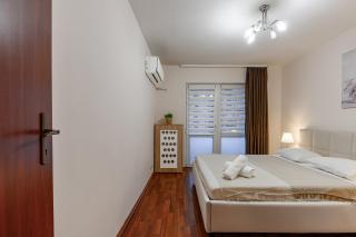 CityLight Apartment with Balcony and Self Check-in - 6