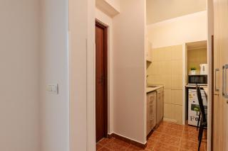 CityLight Apartment with Balcony and Self Check-in - 1