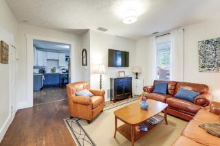 Families Welcome! 1880s Zionsville Farmhouse - 8