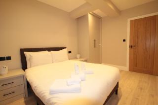 Fantastic 2Bed 2Bath Flat With Private Parking - 7