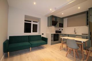 Fantastic 2Bed 2Bath Flat With Private Parking - 2