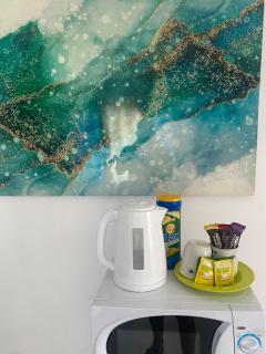 The Sky High Escape - 5 Mins from Airport & Beaches - 1