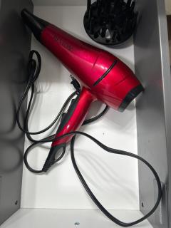 Luxury Family Retreat Near Airport - 8