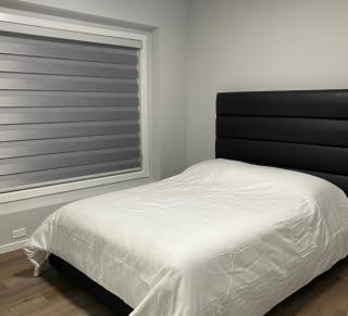 Luxury Family Retreat Near Airport - 7