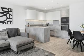 Riverside Luxe Residence 2BED 2BATH - 9