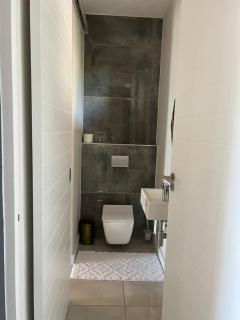 The Paramount Estate - 7