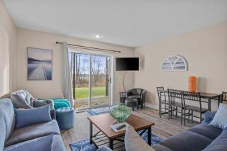 Torch Lake Vista – A-Ga-Ming Golf Lakeview Condo Large Patio ➠ 741Unit 9B - 7