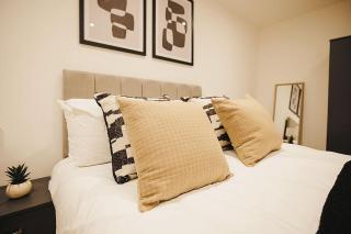 2 bed Leeds Centre - Balcony & Free parking - 2