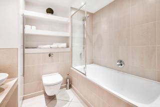 One bedroom in the heart of Canary Wharf - 3